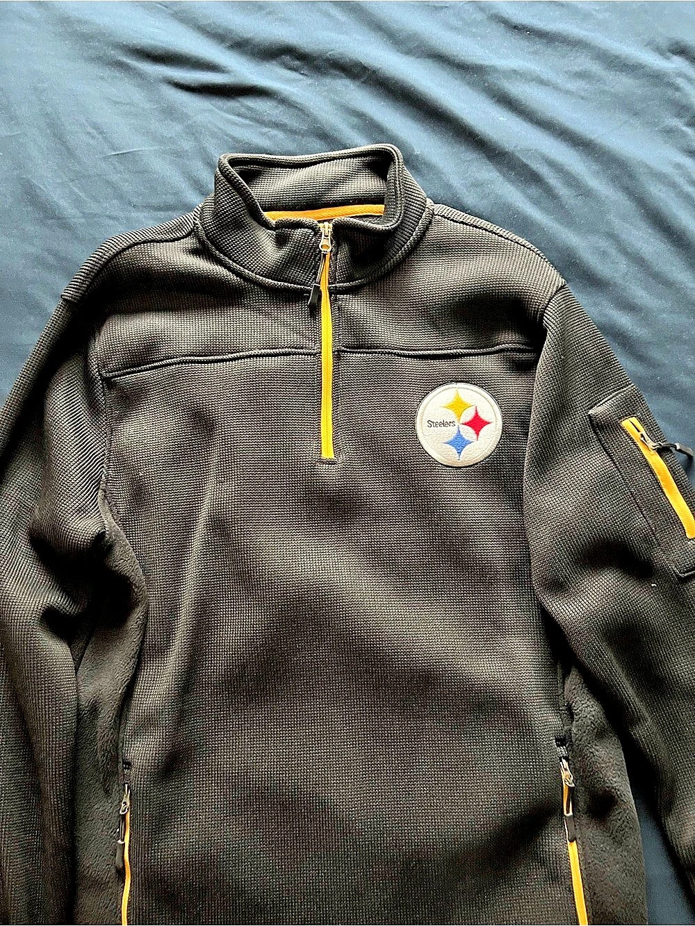 NFL Team Apparel Pittsburgh Steelers pullover jacket Black & Yellow Medium